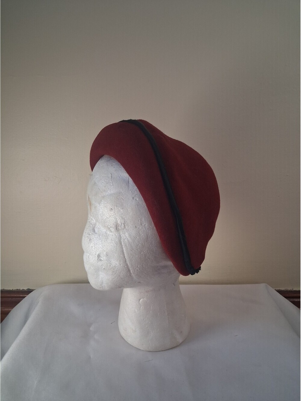 Vintage 1940s 1950s Wool Hat, Glendover Red Cap With Black Embellishment